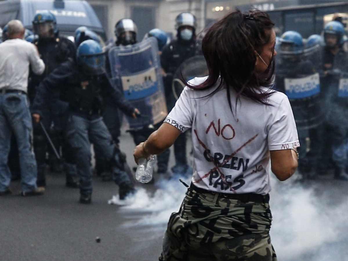 Simbolismo e ironia – Il fascismo che si palesa di nuovo